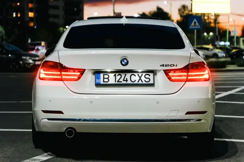 Car at Night 4K Wallpaper · cars · 3840×2560