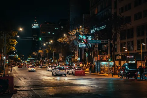 Tapeta Samochód nocą 4K · cars · 3840×2560