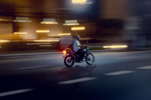 摩托車 4K桌布 · cars · 3840×2560