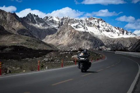 मोटरसाइकिल 4K वॉलपेपर · cars · 3840×2560