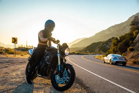 والپیپر موتورسیکلت با کیفیت 4K · cars · 3840×2560