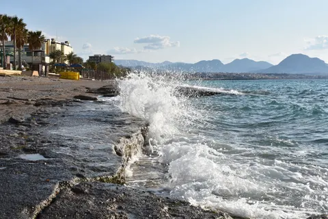 Kayalık Kıyı 4K Duvar Kağıdı · ocean · 3840×2560