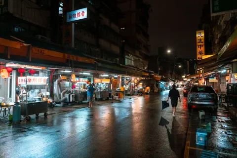 والپیپر شهر با کیفیت 4K · city · 3840×2561