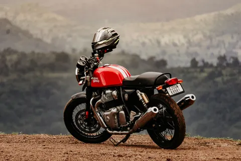 Motorcycle 4K Wallpaper · cars · 3840×2560