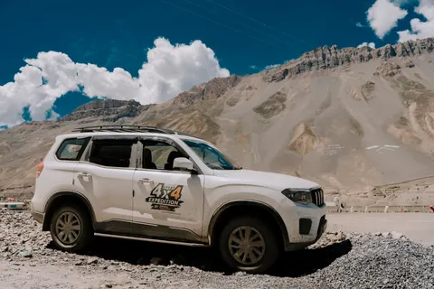 Fond d'écran Tout-terrain 4K · cars · 3840×2560