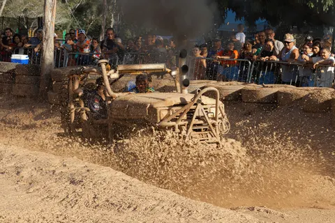 خلفية سيارة طرق وعرة بدقة 4K · cars · 3840×2560