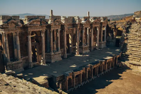 Roman Ruins 4K Wallpaper · architecture · 3840×2560