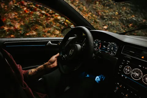 汽車內飾 4K桌布 · cars · 3840×2560
