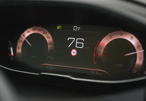 Auto-interieur 4K-achtergrond · cars · 3840×2648