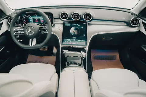 Araba İç Mekanı 4K Duvar Kağıdı · cars · 3840×2561