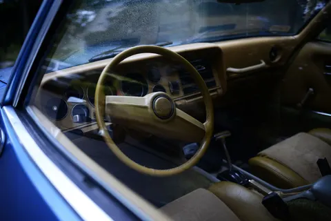 車内 4K壁紙 · cars · 3840×2563