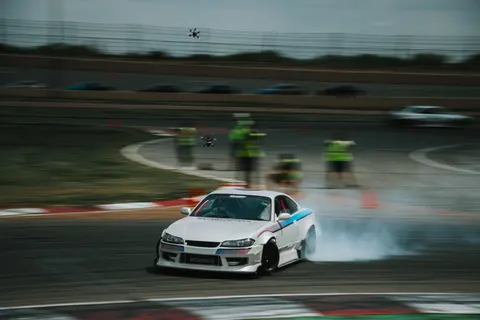 賽車 4K桌布 · cars · 3840×2560