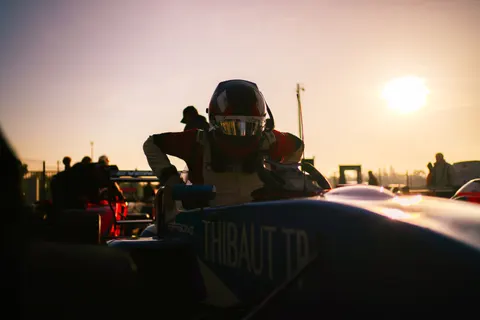 Race Car 4K Wallpaper · cars · 3840×2560
