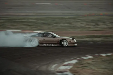 Fond d'écran Voiture de course 4K · cars · 3840×2560