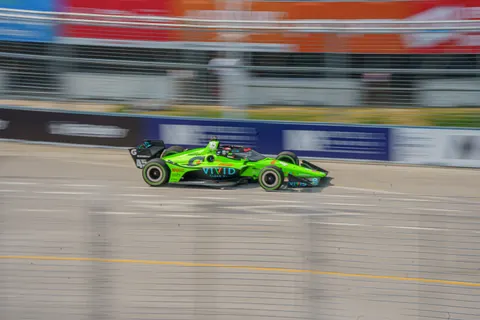 Race Car 4K Wallpaper · cars · 3840×2560