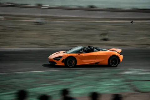 賽車 4K桌布 · cars · 3840×2560