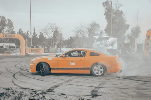 Race Car 4K Wallpaper · cars · 3840×2560