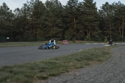Race Car 4K Wallpaper · cars · 3840×2560