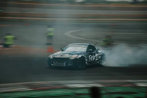 Race Car 4K Wallpaper · cars · 3840×2560