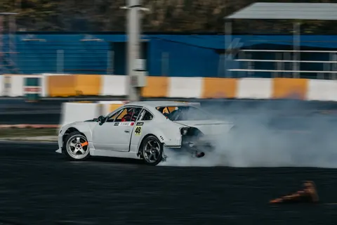 レーシングカー 4K壁紙 · cars · 3840×2560