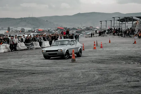 Raceauto 4K-achtergrond · cars · 3840×2560