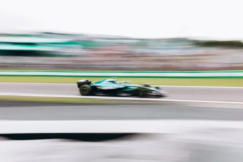 Fondo de pantalla Coche de carreras 4K · cars · 3840×2561