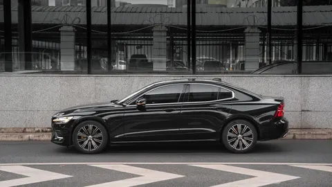 Tapeta Samochód elektryczny 4K · cars · 3840×2160