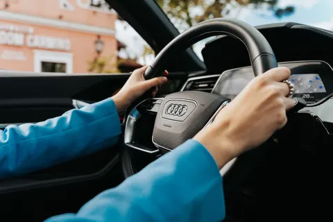 Fond d'écran Voiture électrique 4K · cars · 3840×2560