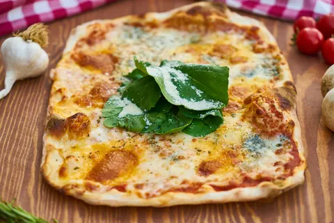 Pizza 4K Wallpaper · food · 3840×2561