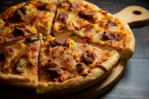 Pizza 4K Wallpaper · food · 3840×2560