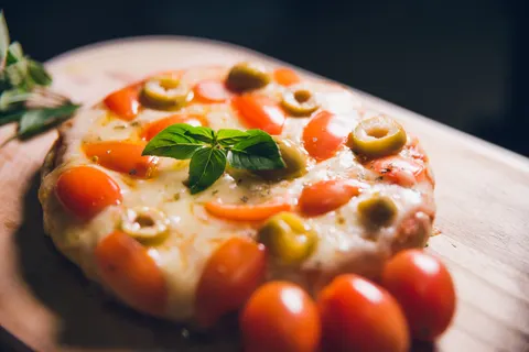 خلفية بيتزا بدقة 4K · food · 3840×2563