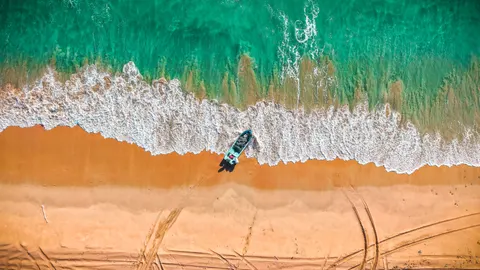 沙灘航拍 4K桌布 · ocean · 3840×2160