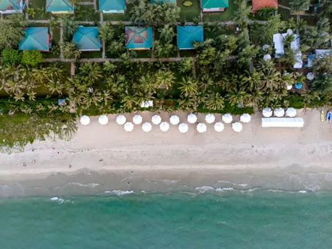 Beach from Above 4K Wallpaper · ocean · 3840×2880