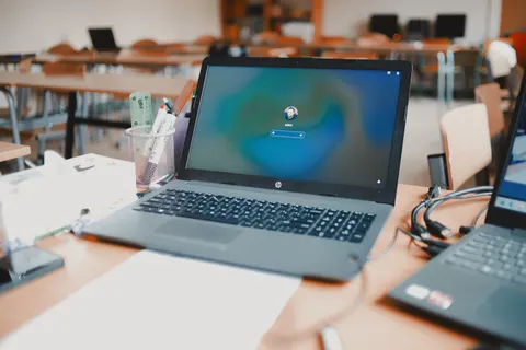 Wallpaper Layar Kode 4K · technology · 3840×2560