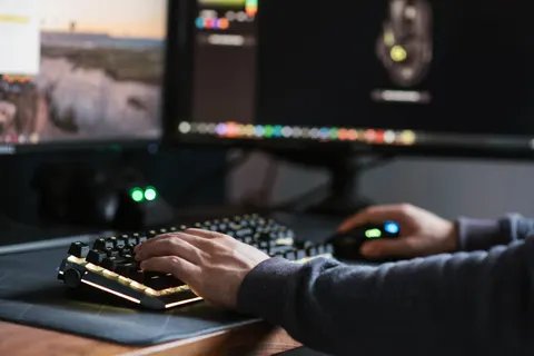 والپیپر کیبورد RGB با کیفیت 4K · technology · 3840×2563