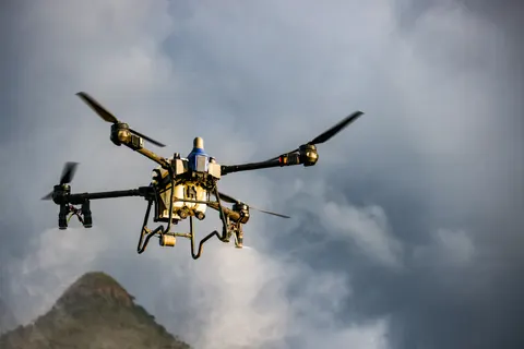 Fondo de pantalla Dron 4K · technology · 3840×2561