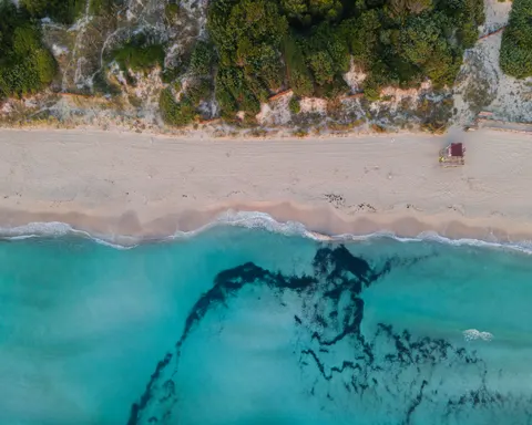 Fondo de pantalla Playa desde Arriba 4K · ocean · 3840×3072