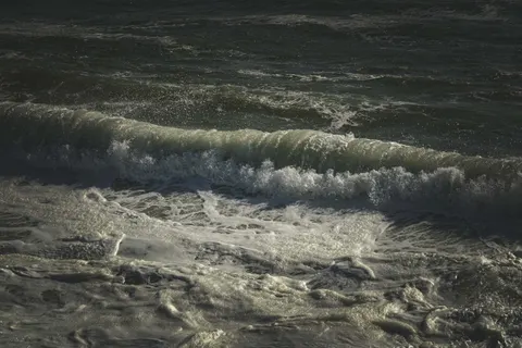 Woeste Zee 4K-achtergrond · ocean · 3840×2560