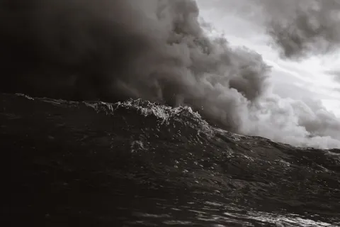 Papel de parede Mar Tempestuoso 4K · ocean · 3840×2560