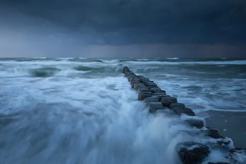 Papel de parede Mar Tempestuoso 4K · ocean · 3840×2561
