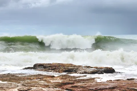 Papel de parede Mar Tempestuoso 4K · ocean · 3840×2560