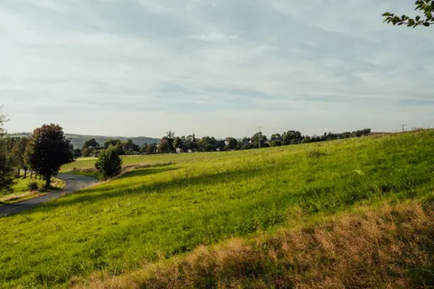 خلفية تلال خضراء بدقة 4K · nature · 3840×2560