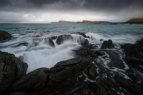 Woeste Zee 4K-achtergrond · ocean · 3840×2561