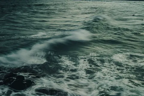Papel de parede Mar Tempestuoso 4K · ocean · 3840×2560