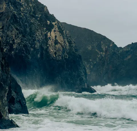 Woeste Zee 4K-achtergrond · ocean · 3840×3678