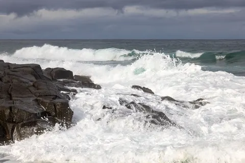 Woeste Zee 4K-achtergrond · ocean · 3840×2561