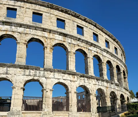 Colosseum 4K Wallpaper · travel · 3840×3259