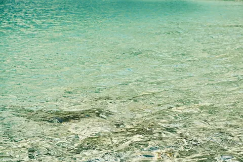 Wallpaper Laguna Jernih 4K · ocean · 3840×2560