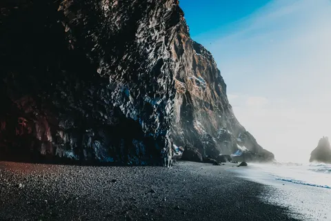 Black Sand Beach 4K Wallpaper · travel · 3840×2560
