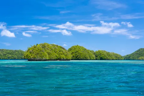 Wallpaper Laguna Jernih 4K · ocean · 3840×2562